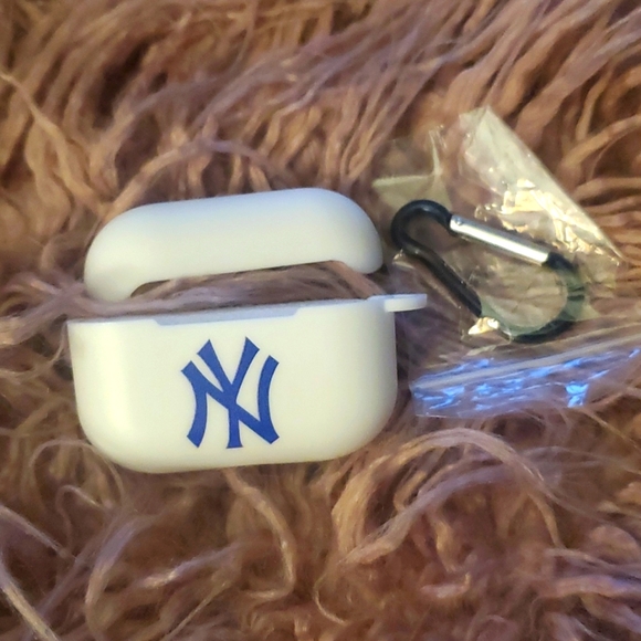 Other - Apple Airpods case